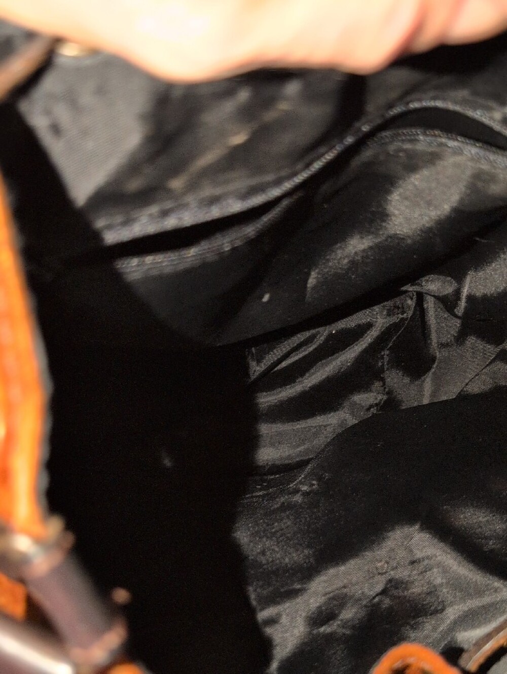 Manta Medallion Cinch Bucket Bag - Vintage - Picture 13 of 14